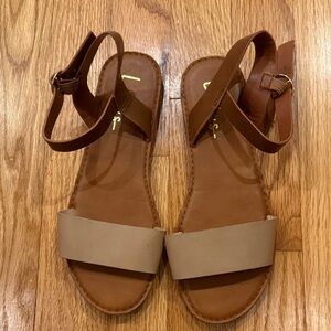 Lulu's Two-Tone Brown Sandals